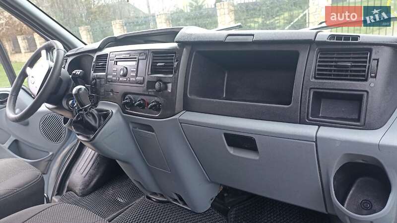 Вантажний фургон Ford Transit 2007 в Снятині
