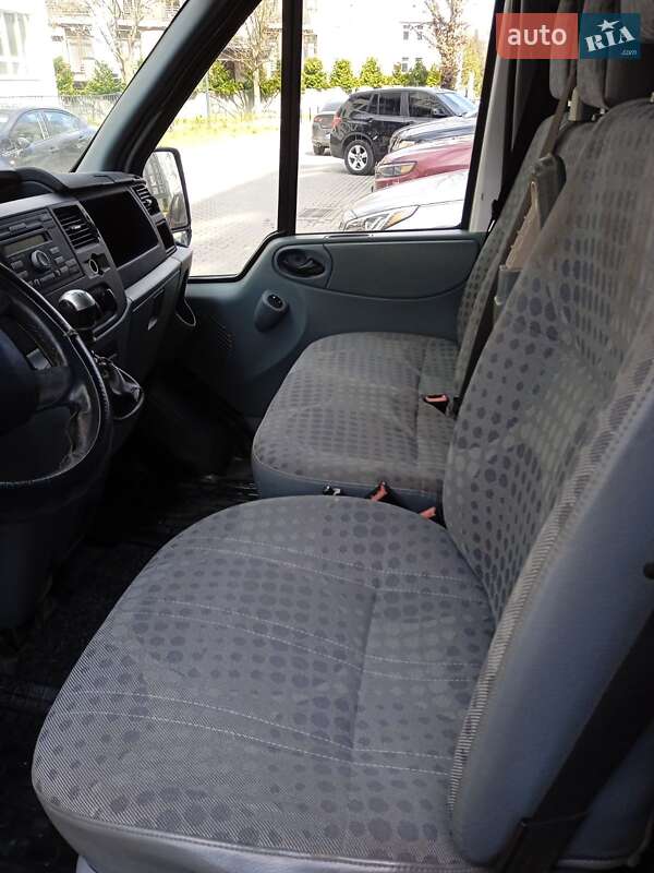 Вантажний фургон Ford Transit 2011 в Львові
