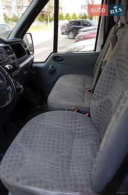 Грузовой фургон Ford Transit 2011 в 