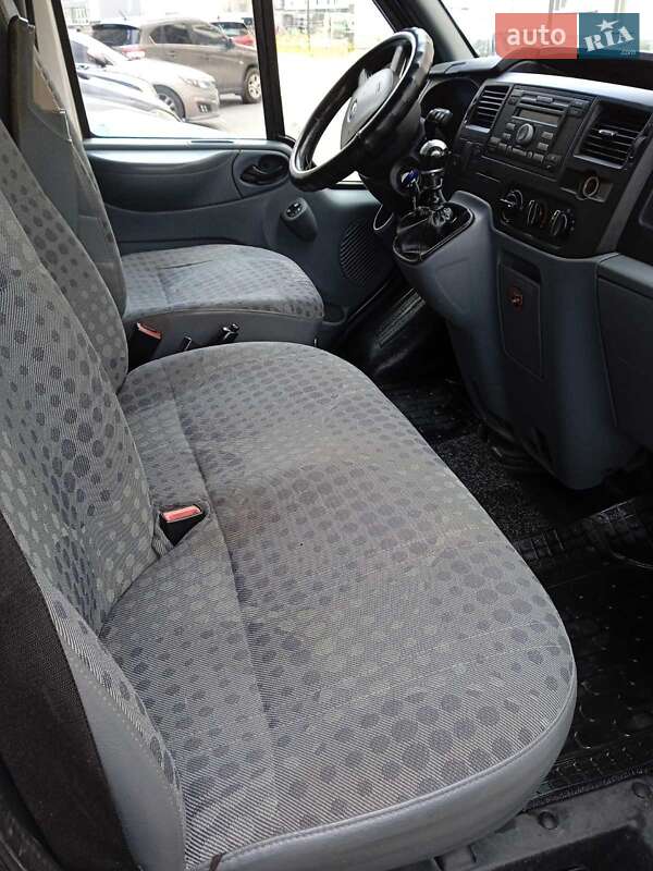 Вантажний фургон Ford Transit 2011 в Львові