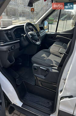 Грузовой фургон Ford Transit 2020 в 