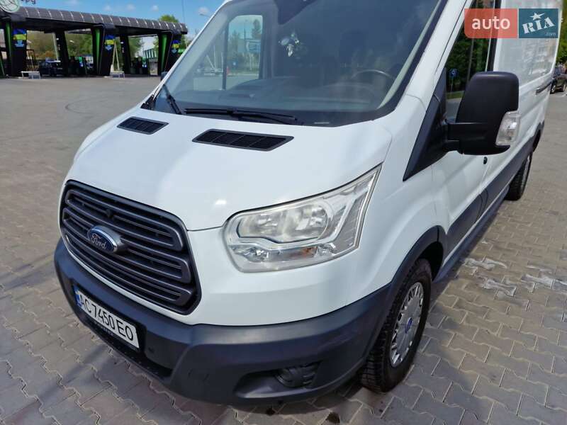 Грузовой фургон Ford Transit 2017 в Луцке