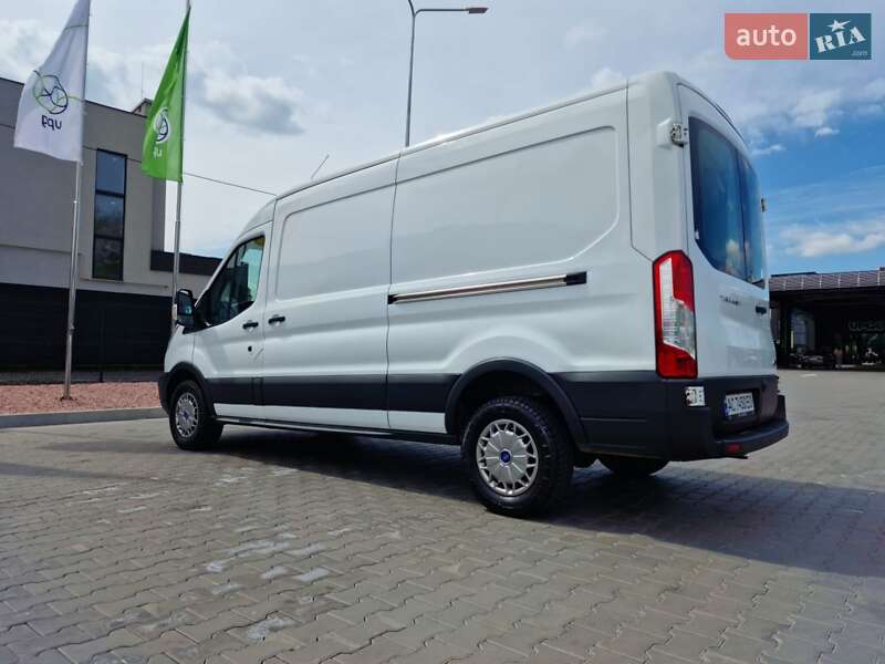 Грузовой фургон Ford Transit 2017 в Луцке