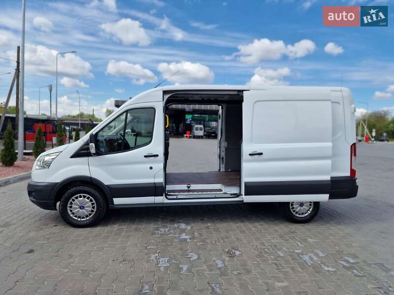 Грузовой фургон Ford Transit 2017 в Луцке