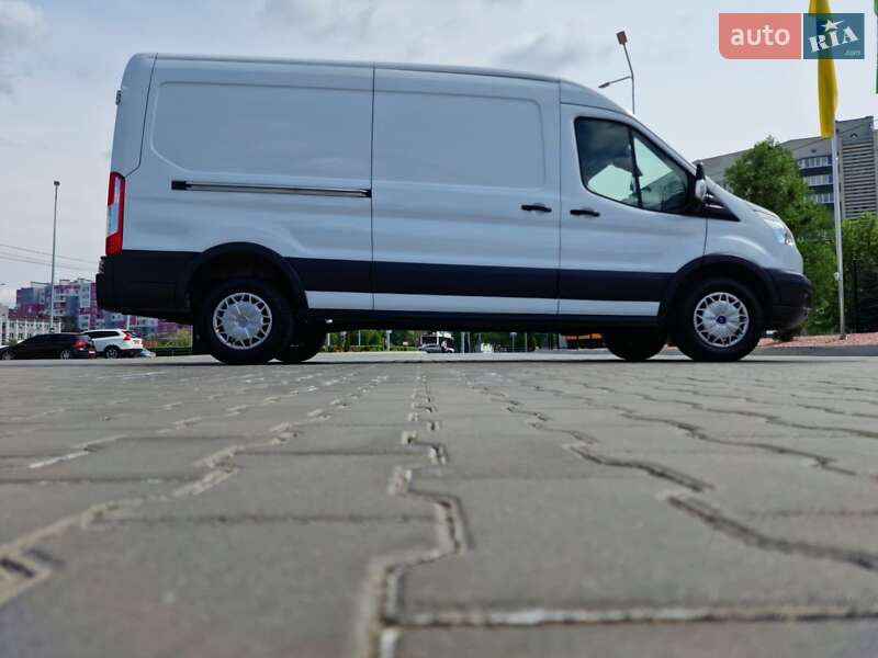 Грузовой фургон Ford Transit 2017 в Луцке