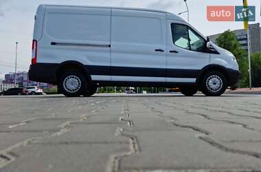 Грузовой фургон Ford Transit 2017 в 