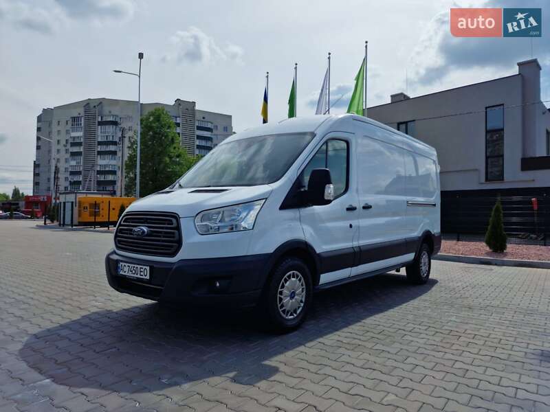Грузовой фургон Ford Transit 2017 в Луцке