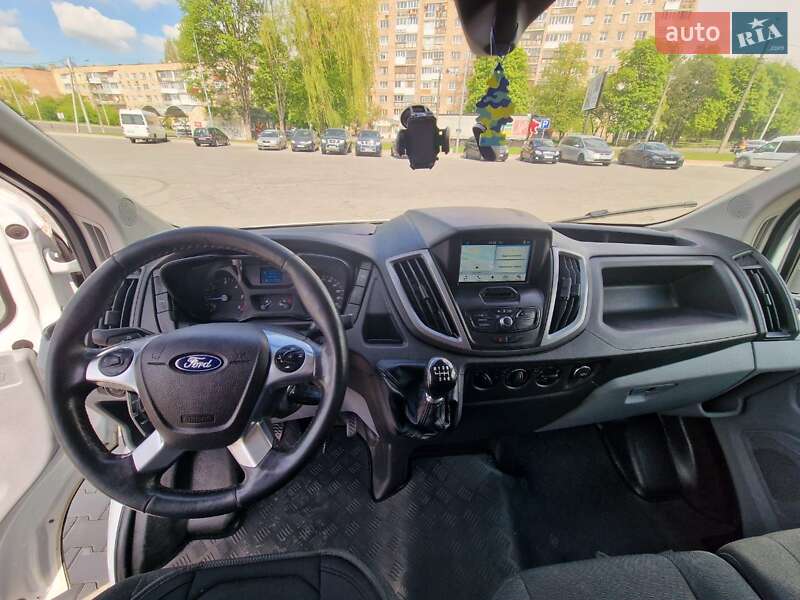 Грузовой фургон Ford Transit 2017 в Луцке