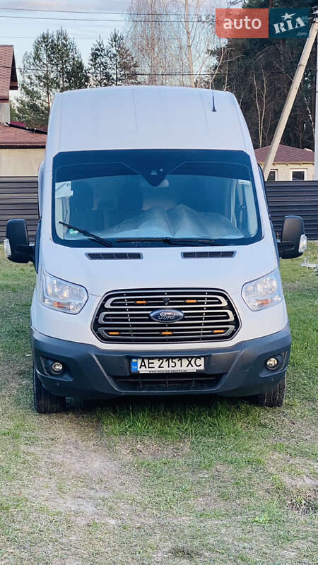 Грузовой фургон Ford Transit 2016 в 