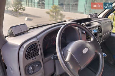 Грузопассажирский фургон Ford Transit 2002 в 
