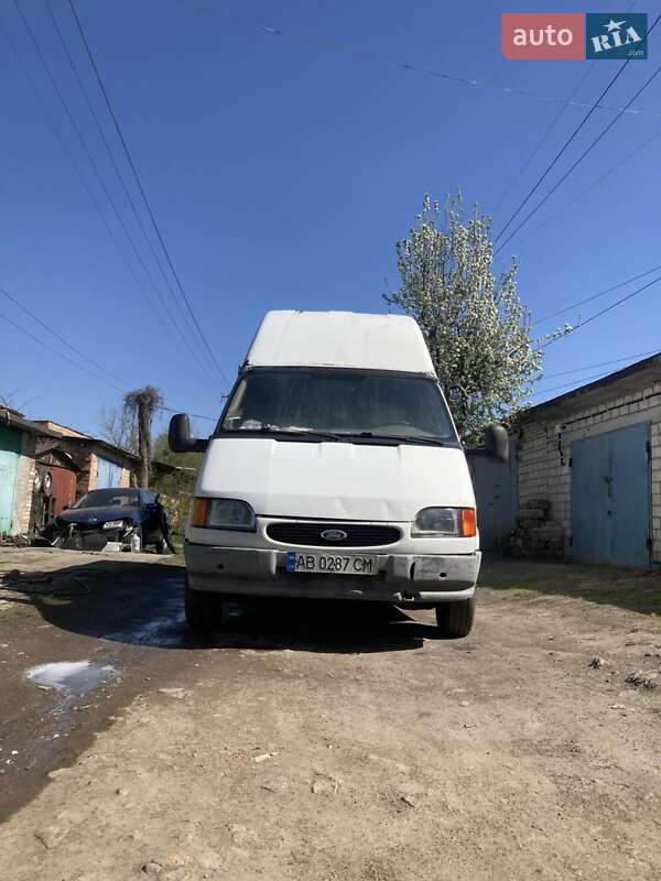Грузовой фургон Ford Transit 1998 в 