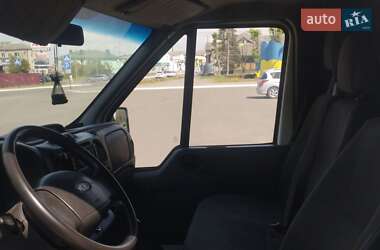 Грузовой фургон Ford Transit 2005 в 