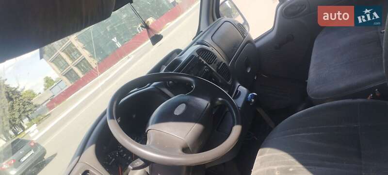 Вантажний фургон Ford Transit 2005 в Любомлі