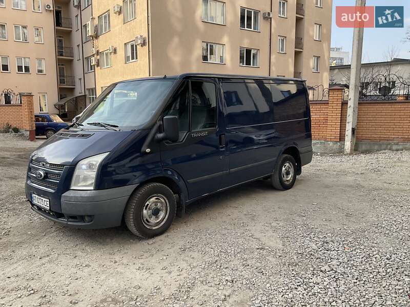 Грузовой фургон Ford Transit 2012 в Ивано-Франковске