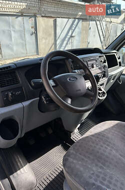 Вантажний фургон Ford Transit 2006 в 