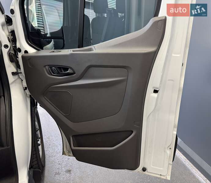 Грузопассажирский фургон Ford Transit 2023 в Киеве