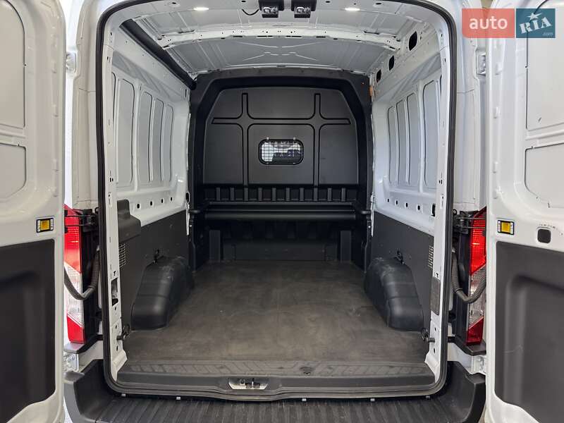 Грузопассажирский фургон Ford Transit 2023 в Киеве