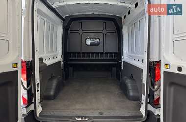 Грузопассажирский фургон Ford Transit 2023 в 