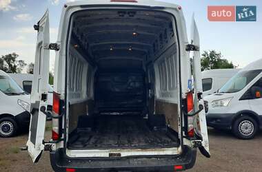 Грузовой фургон Ford Transit 2015 в 