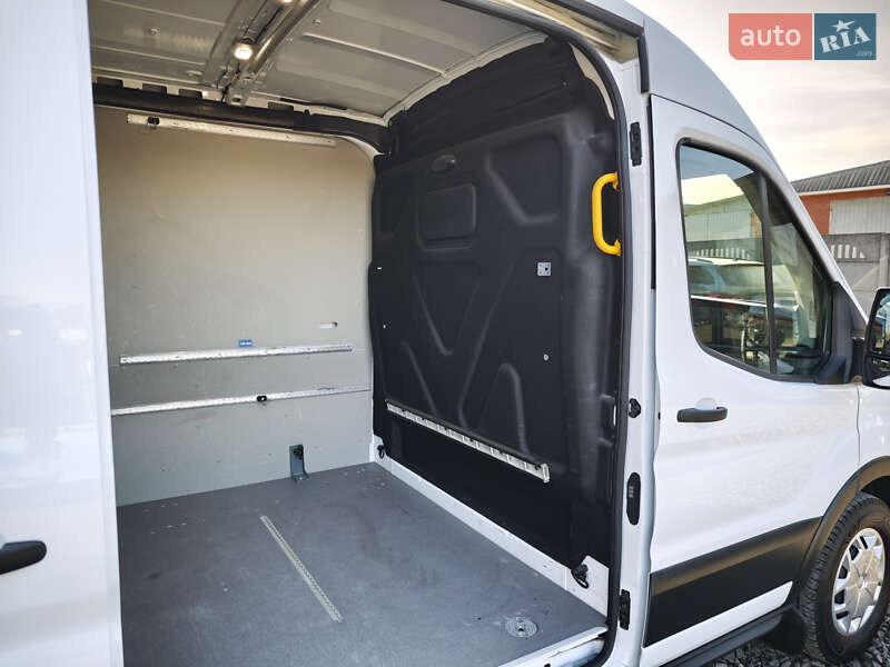 Вантажний фургон Ford Transit 2020 в Луцьку