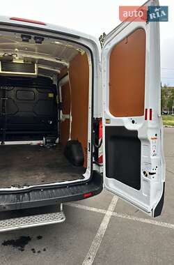 Грузовой фургон Ford Transit 2016 в 
