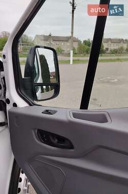 Грузовой фургон Ford Transit 2018 в 