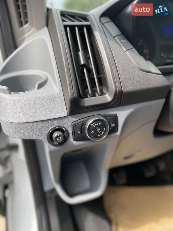 Грузопассажирский фургон Ford Transit 2018 в Киеве