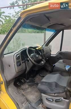 Грузовой фургон Ford Transit 2005 в 