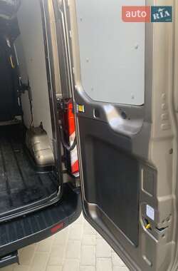 Вантажний фургон Ford Transit 2021 в 