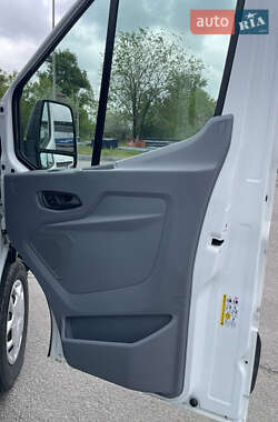 Грузовой фургон Ford Transit 2016 в 