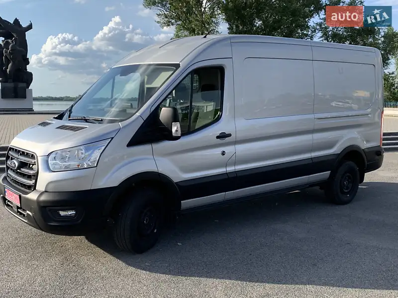 Грузовой фургон Ford Transit 2022 в 