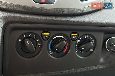 Вантажний фургон Ford Transit 2016 в 