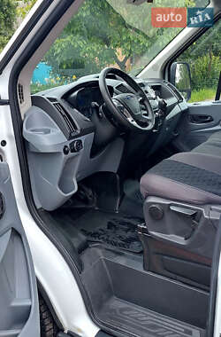 Грузовой фургон Ford Transit 2017 в 