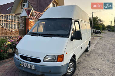 Грузовой фургон Ford Transit 2000 в 
