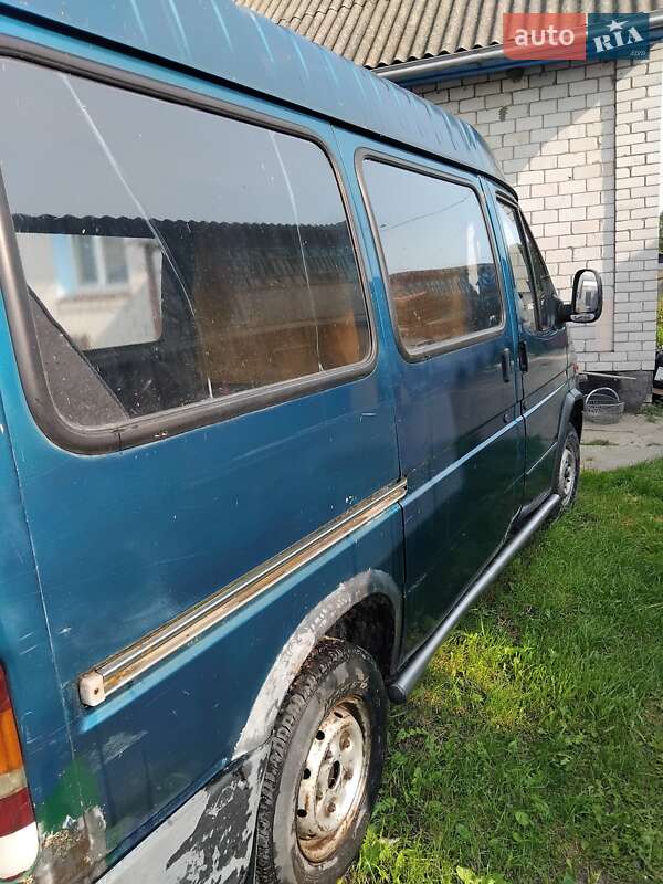 Грузовой фургон Ford Transit 1996 в Куликовке