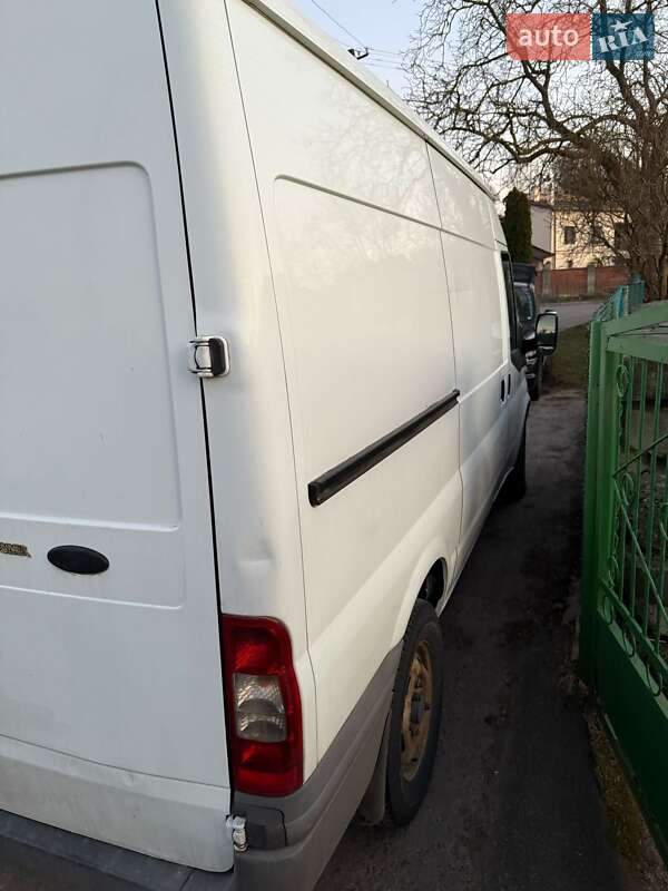 Вантажний фургон Ford Transit 2013 в Львові