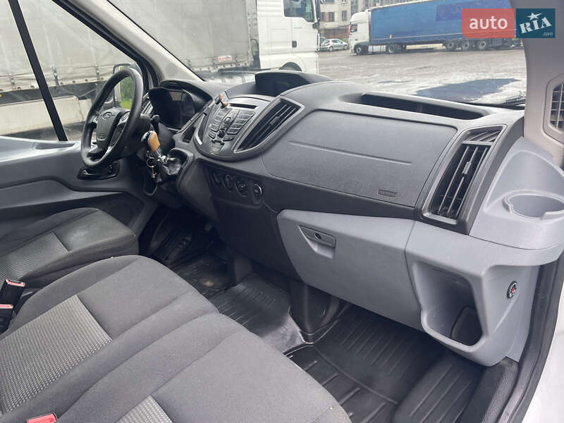 Грузовой фургон Ford Transit 2015 в Львове