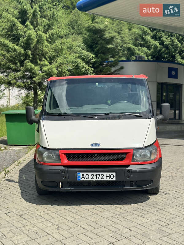 Вантажний фургон Ford Transit 2001 в 