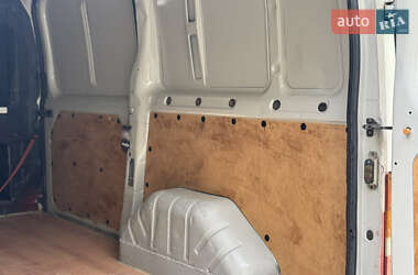 Вантажний фургон Ford Transit 2001 в 