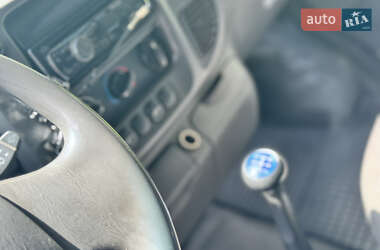 Вантажний фургон Ford Transit 2001 в 