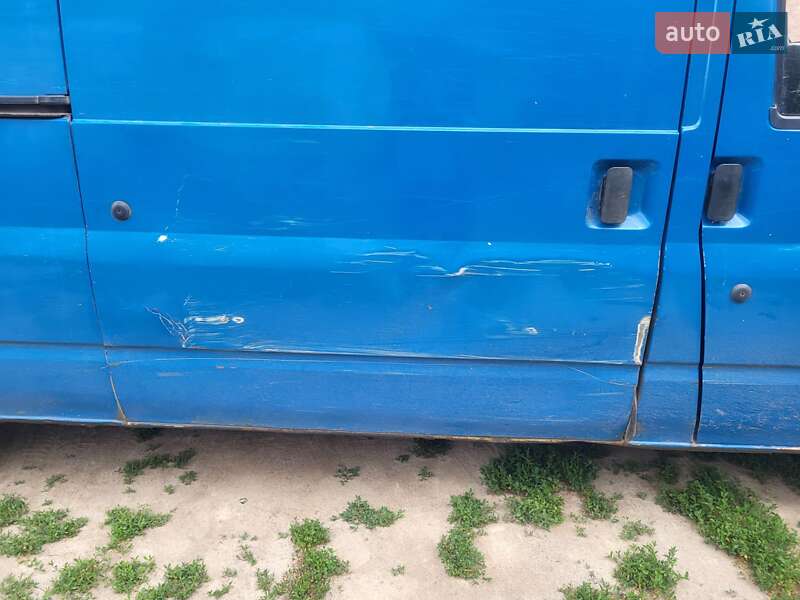 Грузовой фургон Ford Transit 2006 в Лубнах