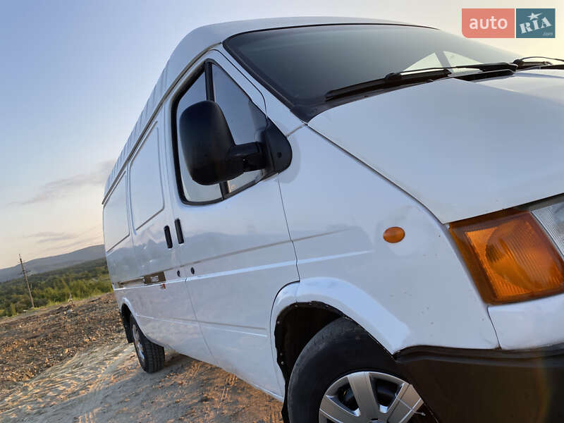 Грузовой фургон Ford Transit 1996 в Дрогобыче