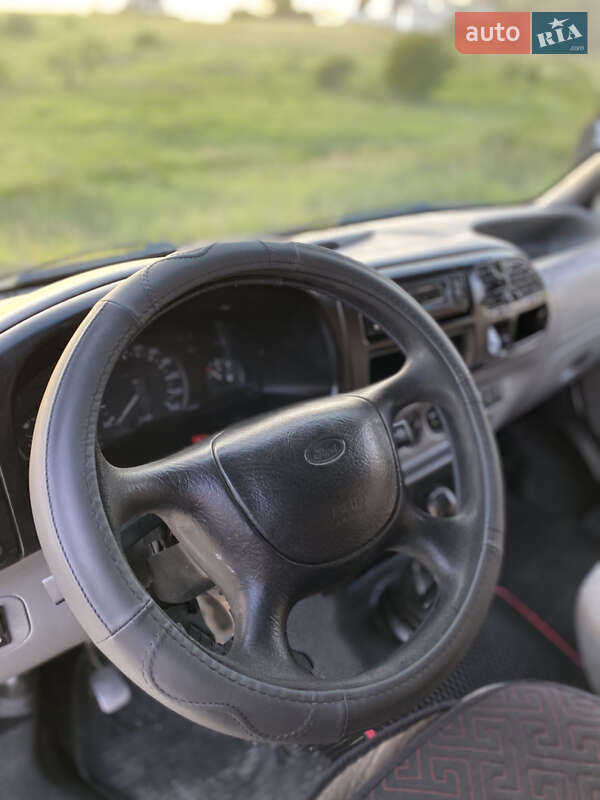 Грузовой фургон Ford Transit 1996 в Дрогобыче