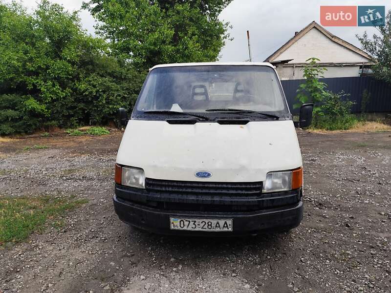 Грузовой фургон Ford Transit 1989 в 