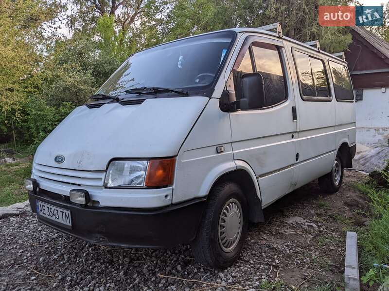 Мікроавтобус Ford Transit 1988 в Дніпрі