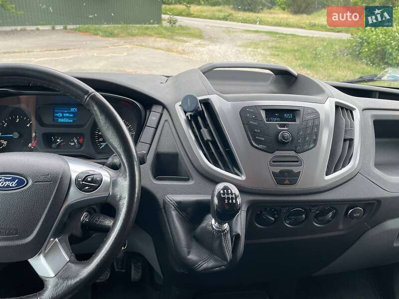 Вантажний фургон Ford Transit 2017 в Борисполі