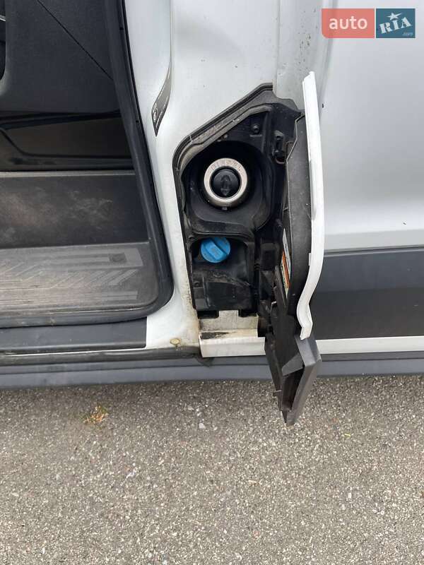 Вантажний фургон Ford Transit 2017 в Борисполі