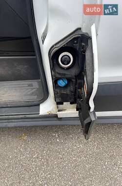 Грузовой фургон Ford Transit 2017 в 