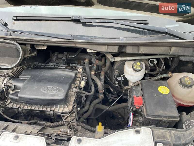 Вантажний фургон Ford Transit 2017 в Борисполі