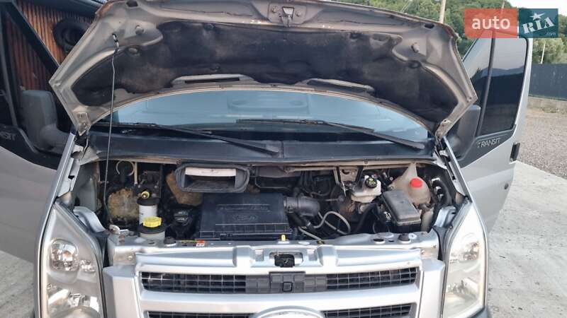 Микроавтобус Ford Transit 2006 в Тячеве